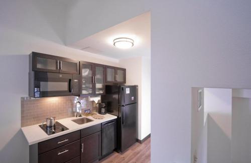 Downtown Baltimore Hotel | Candlewood Suites Baltimore - Inner Harbor by IHG