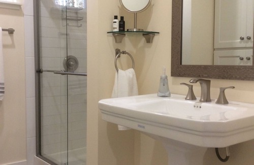 Langley House | CANFIELD ORCHARD APPLE SUITE
