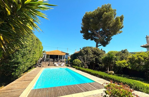 Riou - Petit Juas - Av de Grasse Villa | Cannes 4 stars charming Villa private pool and garden 1,7 kms from beach and sea
