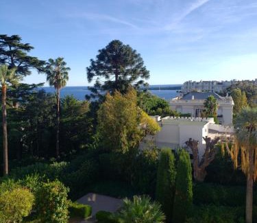 California - Pezou Apartment | CANNES Vue Mer & Balcon dans Villa Exceptionnelle Belle Époque la Californie