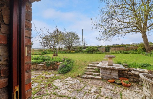 Bridgwater Cottage | CANNY CROFT, pet friendly, character holiday cottage in Street