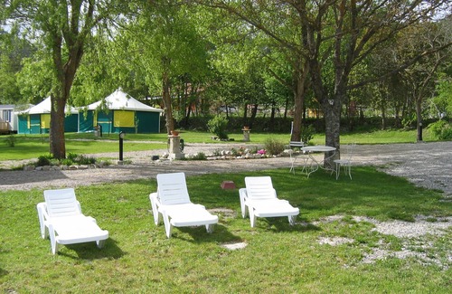 Veynes House | Canvas tent for 5 people in a quiet campsite at Les Prés