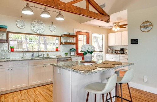 Canyon Lake House | Canyon Lake Rental with Balcony and Lake Views