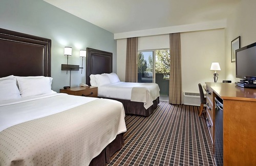 Redmond Hotel | Canyon Rim Retreat | 2 Units | Near Eagle Crest Golf