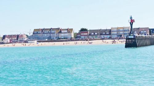 Courseulles-sur-Mer Apartment | CAP HORN ensoleillé face port