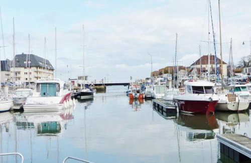 Courseulles-sur-Mer Apartment | CAP HORN ensoleillé face port
