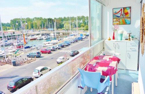 Courseulles-sur-Mer Apartment | CAP HORN ensoleillé face port