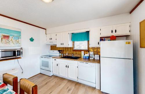 Buxton House | Cape Bottom #21B-B