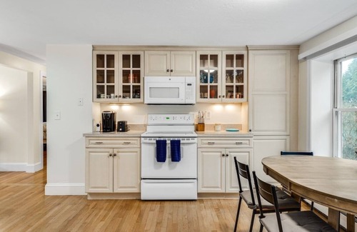 Osterville House | Cape Cod getaway near Craigville Beach