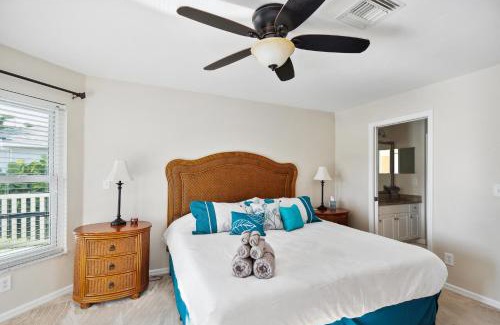 Pelican House | Cape Coral Comfort: Your 3BR Family Getaway!