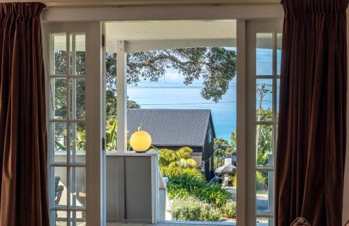Oneroa House | Cape Cottage - Stay Waiheke