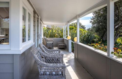 Oneroa House | Cape Cottage - Stay Waiheke