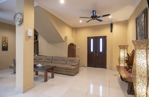 Gianyar House | Capital O 612 Dante Guesthouse