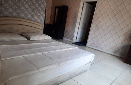 Tangerang Hotel | Capital O 93529 September House