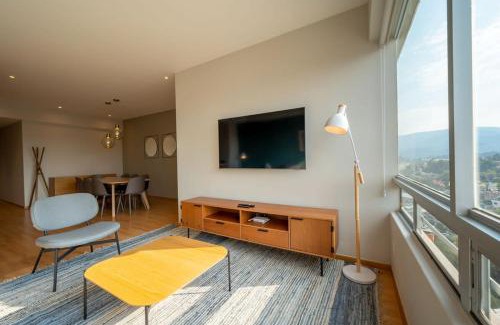 El Yaqui House | Capitalia Chic 3BR with Premium Amenities