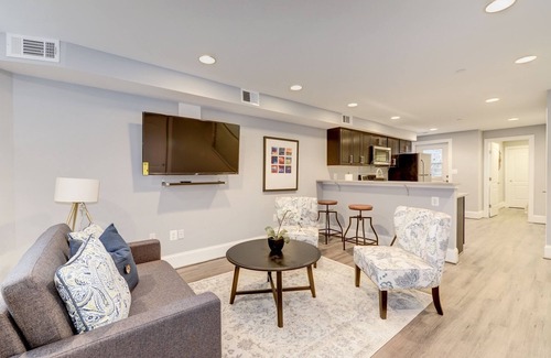 Stanton Park House | Capitol Hill/US Senate/US Capitol. One Bdrm Apt