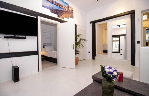 Little Venice Bed & Breakfast | CAPRI Downtown Rooms