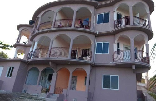 West Gate Hills Apartment | Capricorns Retreat 1 BR 1 BA furnished
