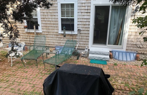 Harwich Port Bed & Breakfast | Captain Ellis Antique Home in Harwich Port, Cape Cod, MA - 1 Room Rental