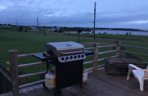 Princetown Cottage | Captain Morgan's Hideaway overlooking Malpeque Harbour and Bay