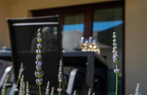 Balatonkenese Apartment | Captain’s Home Kenese Apartman