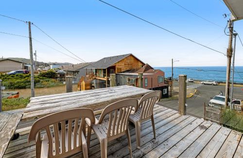Depoe Bay House | Captain's Quarters