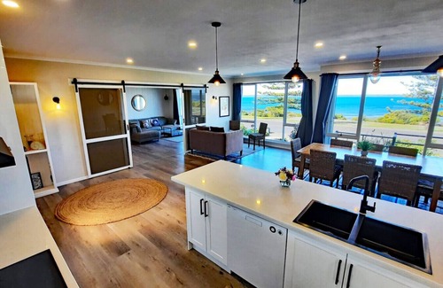 Kangaroo Island House | Captains on the Seafront -Large 4br 2bth-Rare Find