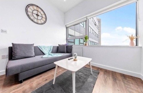 Fairfield Apartment | Captivating 1-bed Apartment 15 min to Londonbridge