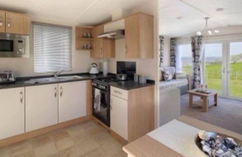 Balminnoch Apartment | Captivating 3 Bedrooms Loch Views Indoor Pool