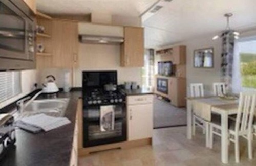 Balminnoch Apartment | Captivating 3 Bedrooms Loch Views Indoor Pool