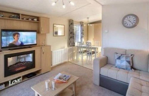 Balminnoch Apartment | Captivating 3 Bedrooms Loch Views Indoor Pool