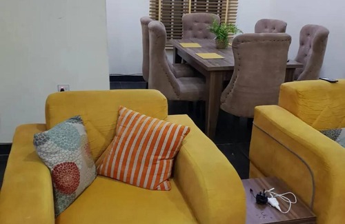 Ofin House | Captivating 3-bed House in Lekki, Ac , Wifi