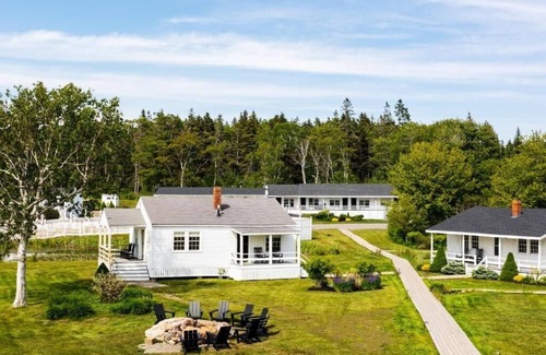Ocean Point Hotel | Captivating Ocean View Escape in Mid-Coast Maine | Seasonal Outdoor Pool