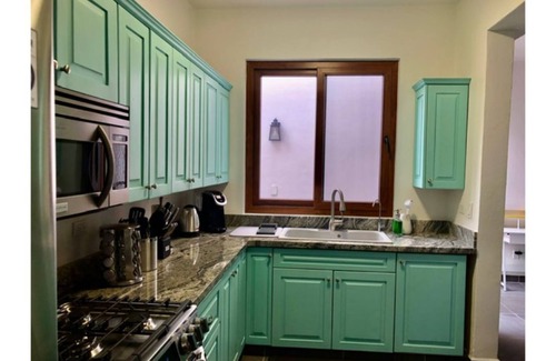 Nopolo House | CAPTIVATING, SPACIOUS, MODERN DECORATION, NEW FURNITURE, MOUNTAINS VIEWS. AVIVA