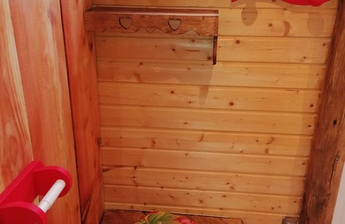 Celles-sur-Plaine Cabin | CAPUCINE trailer