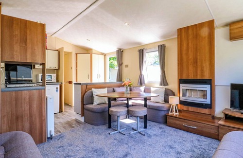 Clacton-on-Sea Cottage | CARAVAN 941, pet friendly, country holiday cottage in Clacton-On-Sea