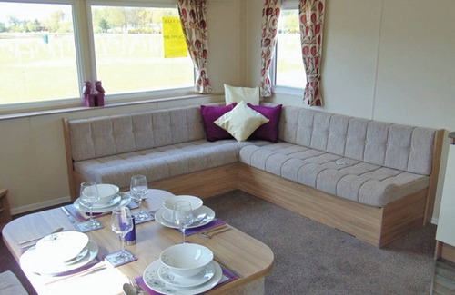 Saint Cyrus House | Caravan with one double and two twin.