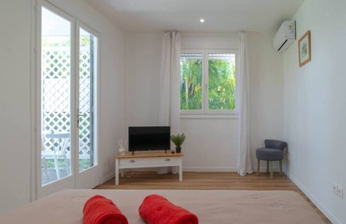 Dampierre House | Caribbean Pearl No. 19