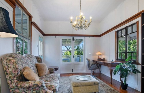Woolloongabba House | Carininya Indoor outdoor Charm in Buzzing Locale