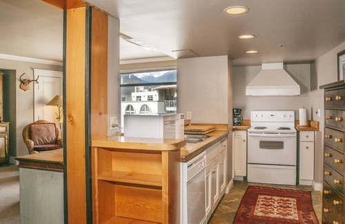 Whistler Village Apartment | Carleton Lodge