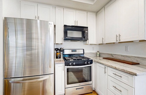 Aviara Cottage | Carlsbad Bluewater Breeze Beach Getaway with Furnished Patio & Full Kitchen + Shared Pool & Spa