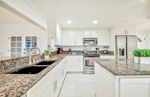 Olde Carlsbad House | Carlsbad Oceanview Luxury Home w/Private Pool, Spa, Outdoor Kitchen & Grill