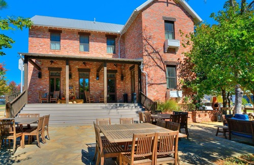 Eufaula Hotel | Carlton Landing! Stay at The Meeting House!