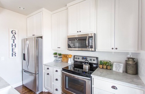 Eufaula House | Carlton Landing! Just a short walk to the beach!