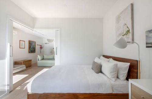 Carlton Apartment | Carlton meets Fitzroy at this Leafy Urban Hideaway