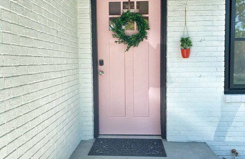Carmel House | Carmel Lodge-Sleeps 25, By Grandpark, Indy<10mi