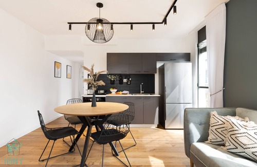 Tel Aviv City Center Apartment | CARMEL MARKET - Exclusive Collection - By HOMY