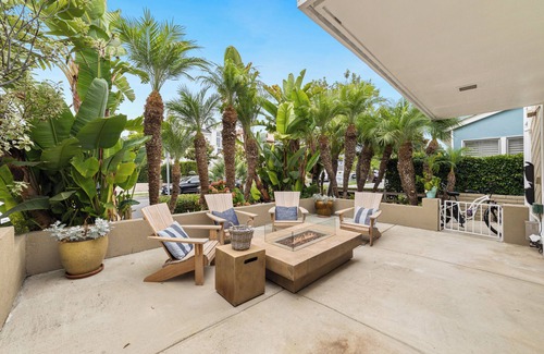 Corona del Mar Villa | Carnation Villa – Gorgeous 3 BDR in Flower Streets, Walk to Beach & Dining!