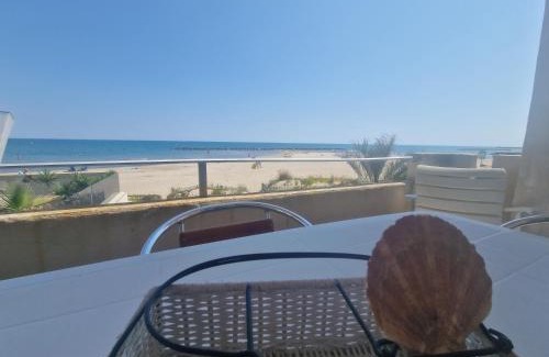 Carnon-Plage Apartment | CARNON PLAGE évasion en bord de mer les pieds dans le sable Logement T4 pour 6 pers Terrasse vue mer Parking privé gratuit Accueil personnalisé