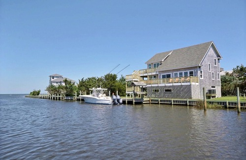 Ocracoke House | Carolina Winds: Dog friendly, hot tub, dock, access to Pamlico Sound.